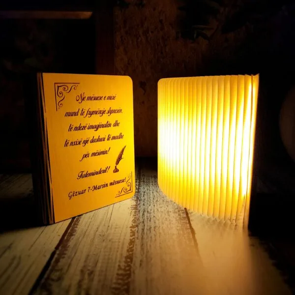 BOOK LIGHT DHURATË SPECIALE PËR 7-MARSIN