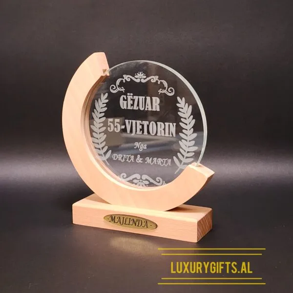 Trofe kristali me bazament druri