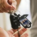 Varse çelsi e veçant me foto lekure dhe metal