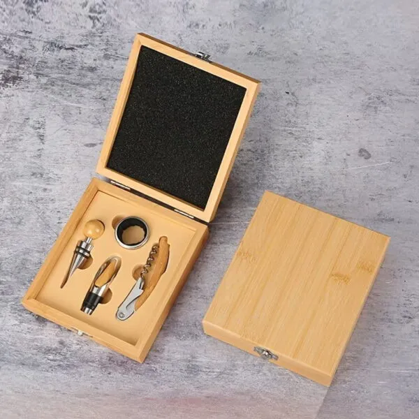 kuti e personalizuar me aksesore vere - dhurata te personalizuara